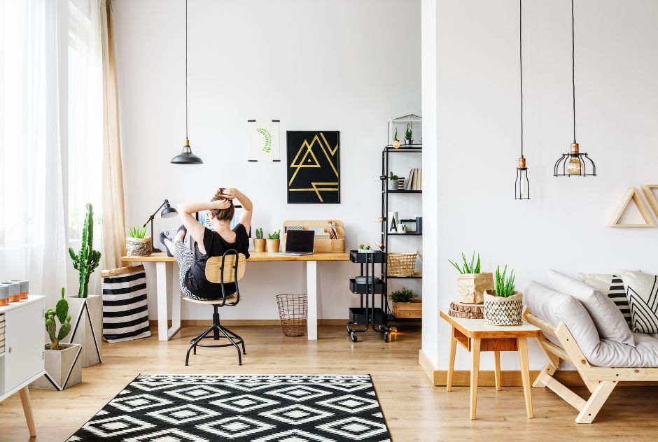 what is a freelance blogger woman sitting at a desk